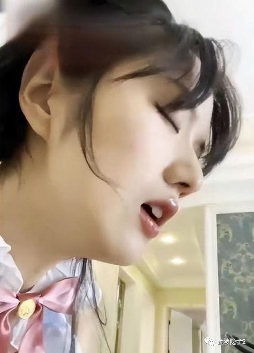 吃瓜大嘴巴网红视频在线观看,在线观看视频背后的故事