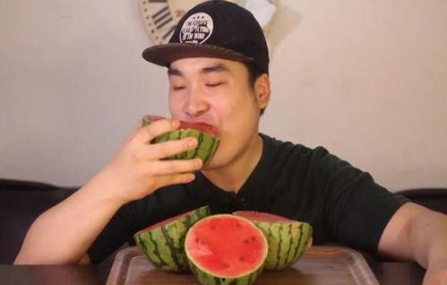 网红吃瓜有什么意思,揭秘网络娱乐背后的狂欢与争议